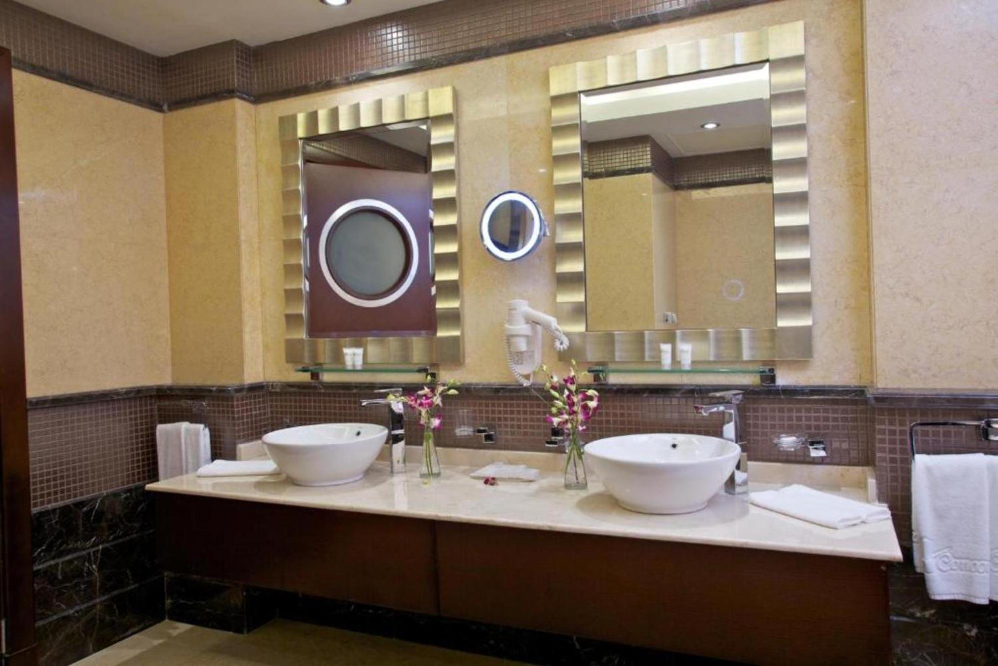 Dancenter Luxe Corniche Hotel Formerly Concorde Hotel Fudzsejra Kültér fotó